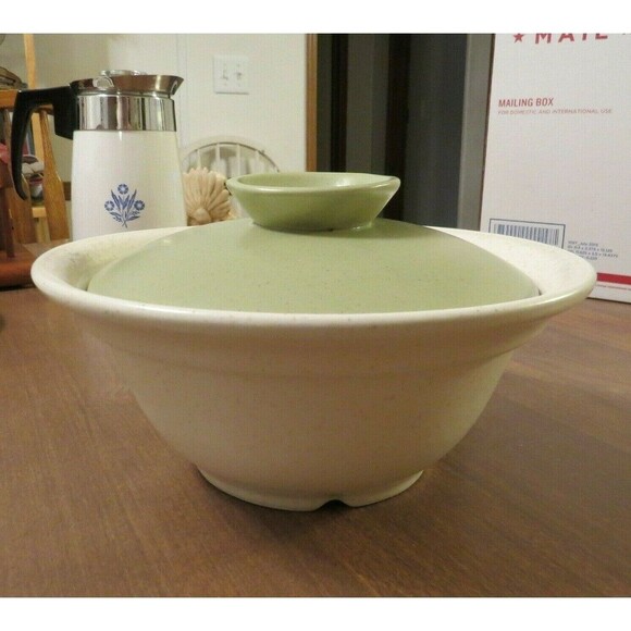 Calif Pottery 715 Mid Century Modern Bowl 1 qt Ivory Speckled Lid Lime Green USA - Picture 4 of 12